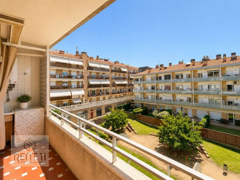 Foto a56d81f6-0667-47ce-ab10-5d326669eecc. Pis amb calefacció aparcament a Eixample Sud-Migdia Girona