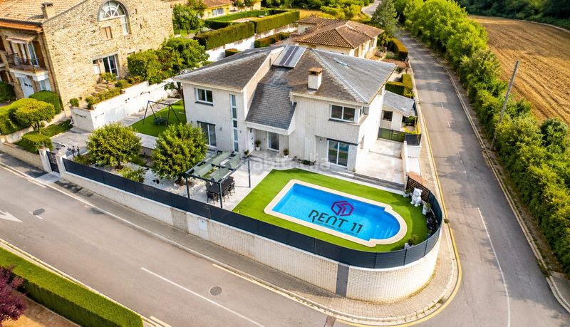 Foto e0cdc35d-117c-4c66-81aa-8b28dc386808. Casa amb calefacció aparcament piscina a Palau Girona