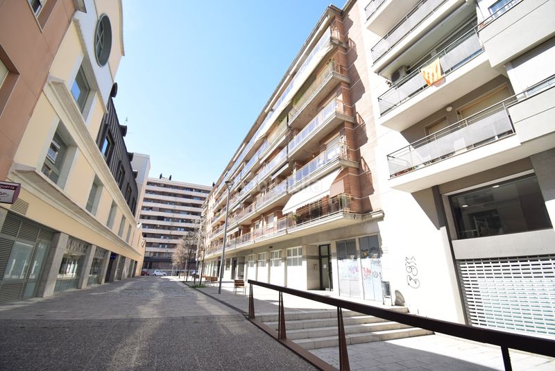 Foto cea624fd-c77a-4955-a5eb-1878fcbe9257. Pis a La Devesa Girona