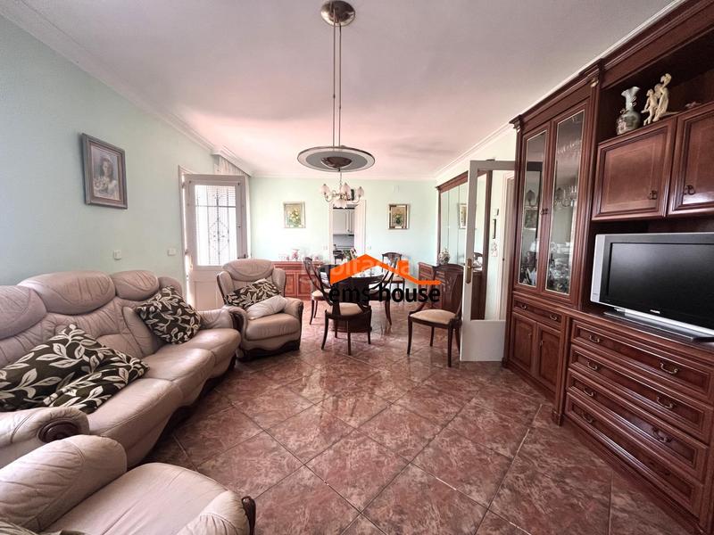 Foto 784385cc-bc11-4b9d-9806-93debe7ce2af. Casa amb aparcament a Mont-ras