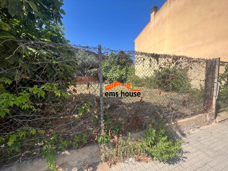 Foto e9107e02-beb3-47fd-b755-2603fcd8de93. Terreny residencial a Mont-ras