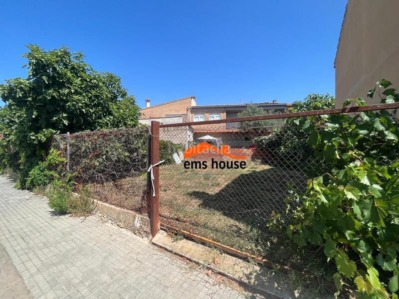 Foto f04eac1d-df10-47db-8e36-d5ba344850e7. Terreny residencial a Mont-ras