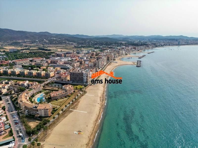 Foto dc4e0d54-fc89-42e2-a04f-e33052f8dc99. Àtic amb calefacció aparcament piscina a Sant Antoni Sant Antoni de Calonge