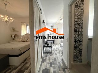 Apartament a Pals. Apartamento reformado en pals con piscina y vistas al mar