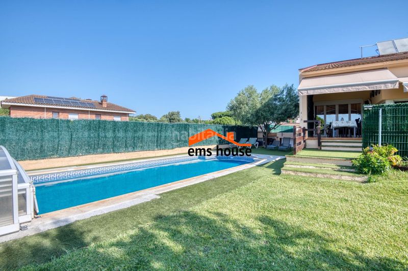 Foto 0259cda6-fd8c-44b9-a1fc-8db03f143ac5. Casa amb calefacció aparcament piscina a Poble Calonge