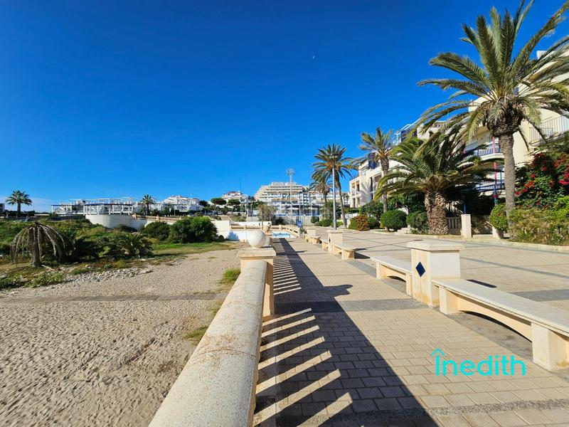 Foto d2d5e76b-3b94-4f4a-8e99-61651e960408. Pis amb calefacció aparcament piscina a Aiguadolç - Sant Sebastià Sitges
