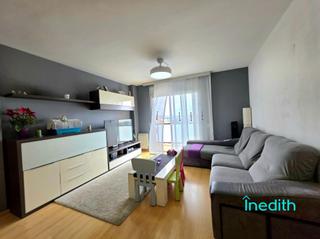 Pis  Avenida republica. Bonito piso ático en abrera 3 habitaciones para entrar a vivir