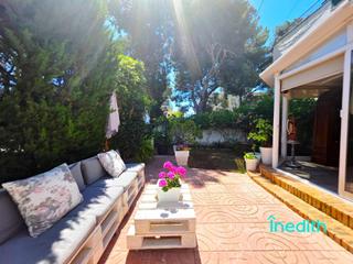 Pis  Carrer frederic montornes pino. Bonita planta baja en con jardín en sitges a dos minutos de la p