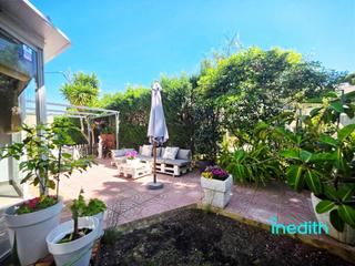 Etagenwohnung  Carrer frederic montornes pino. Bonita planta baja en con jardín en sitges a dos minutos de la p