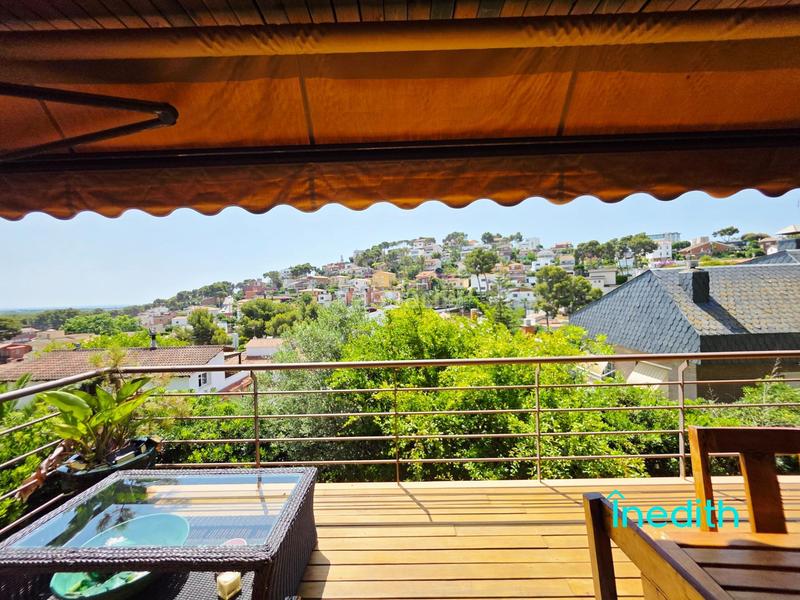 Foto 0021b291-c0b2-4735-abb8-abbfa172e602. Casa con riscaldamento parcheggio in Montmar Castelldefels