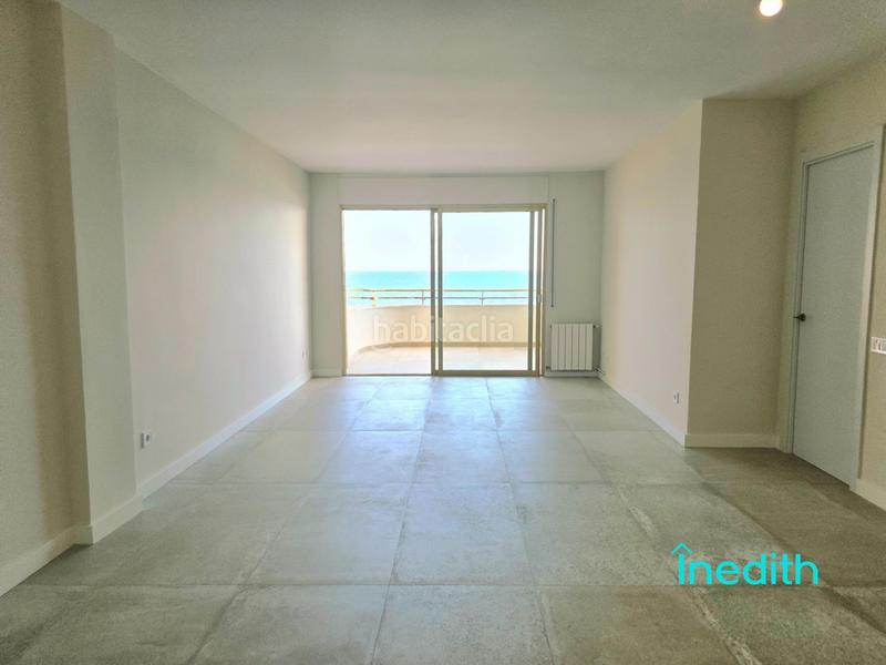 Foto 21703492-ef65-41fc-88a0-dd19179f6de3. Piso impresionante piso playa mirando al mar, primera linea con acabados alta calidad, finca señorial. en Calafell