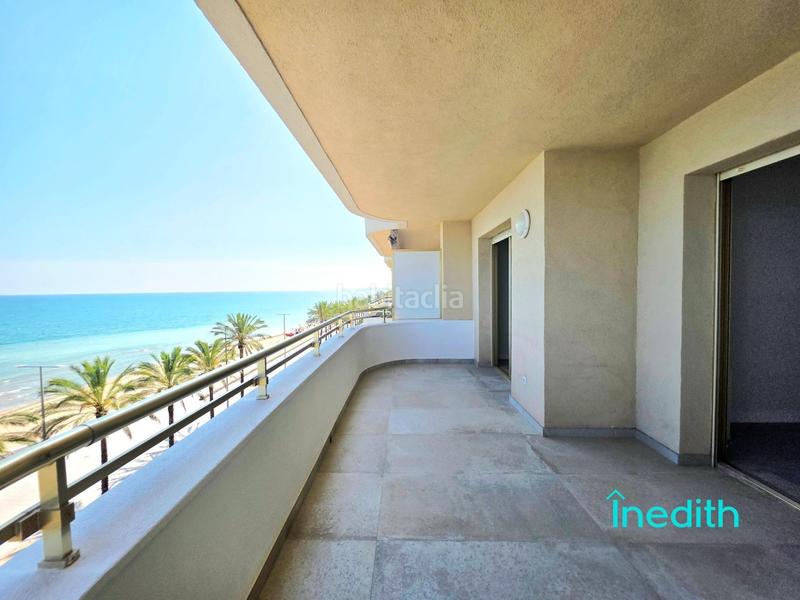 Foto 47e0662c-7a95-477b-bc2a-922793c903c4. Piso impresionante piso playa mirando al mar, primera linea con acabados alta calidad, finca señorial. en Calafell