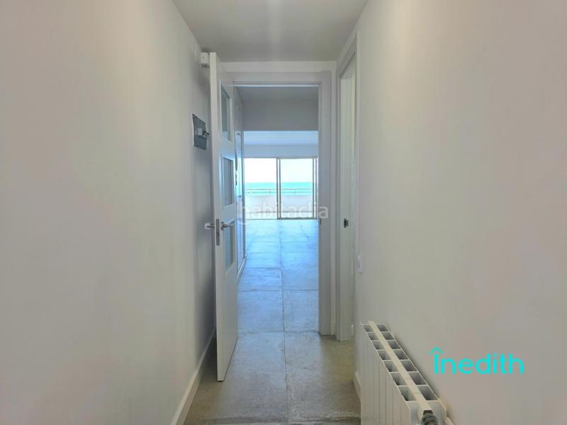 Foto 71b95f90-c7d1-40a3-8529-4565c046b860. Piso impresionante piso playa mirando al mar, primera linea con acabados alta calidad, finca señorial. en Calafell