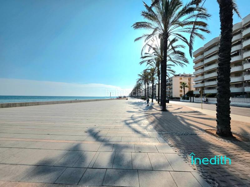 Foto 91ecabb9-c57e-41d7-b134-d2be6b8d85c0. Piso impresionante piso playa mirando al mar, primera linea con acabados alta calidad, finca señorial. en Calafell