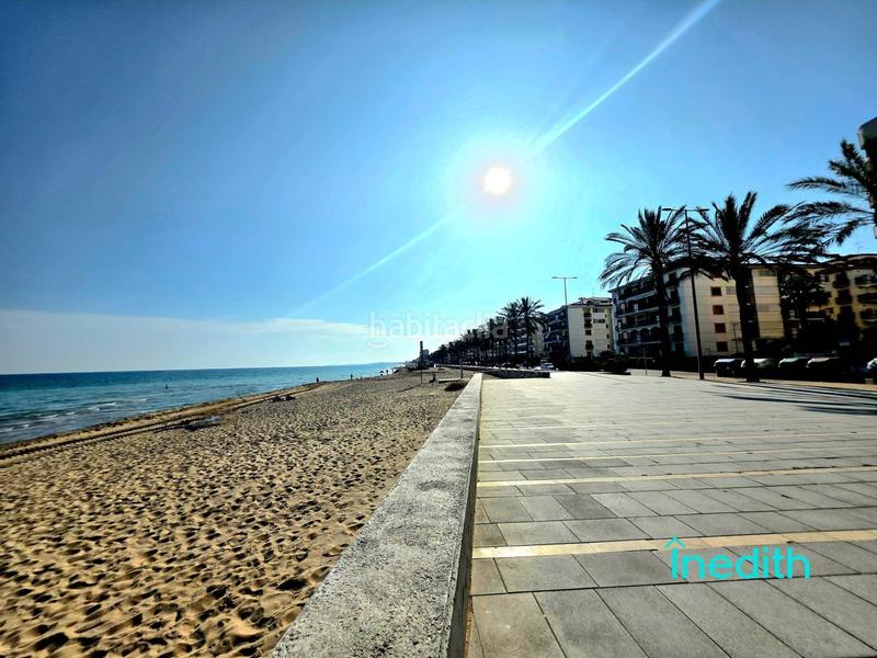 Foto 9a848239-50cb-401c-9257-07712751bcc2. Piso impresionante piso playa mirando al mar, primera linea con acabados alta calidad, finca señorial. en Calafell