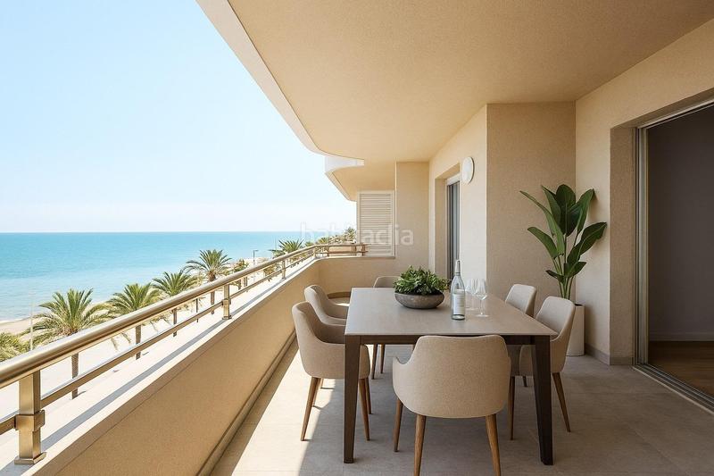 Foto b9cae3fd-0775-4bf3-9cd5-aed866653080. Piso impresionante piso playa mirando al mar, primera linea con acabados alta calidad, finca señorial. en Calafell