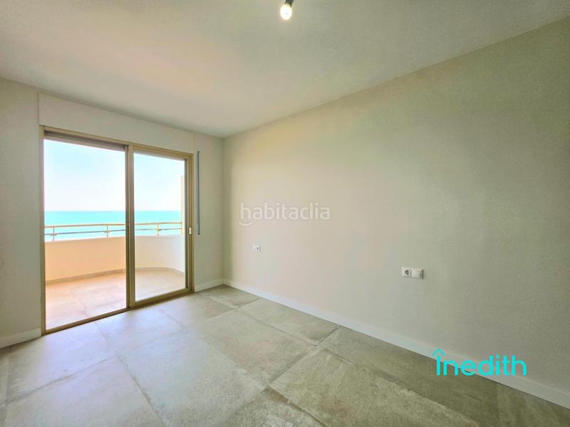 Foto d138026b-934d-4edc-b904-9c5adf087558. Piso impresionante piso playa mirando al mar, primera linea con acabados alta calidad, finca señorial. en Calafell