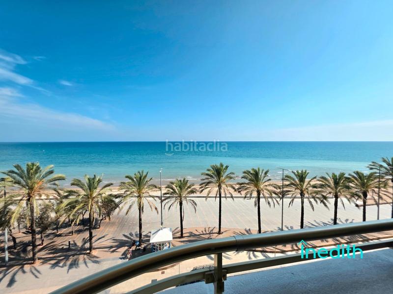 Foto d2cbf45e-e884-41ca-a3db-26e0856ceb69. Piso impresionante piso playa mirando al mar, primera linea con acabados alta calidad, finca señorial. en Calafell