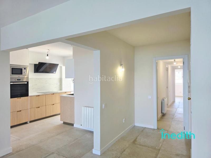 Foto f0ef3723-8b64-44d5-85bd-f60db6f78c8c. Piso impresionante piso playa mirando al mar, primera linea con acabados alta calidad, finca señorial. en Calafell