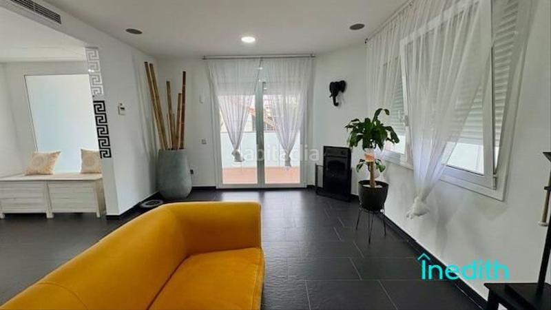 Foto 4eb8c7e0-66b0-499f-b945-43f45a789399. Chalet casa o chalet independiente en zona residencial con piscina, como nueva! en Cunit