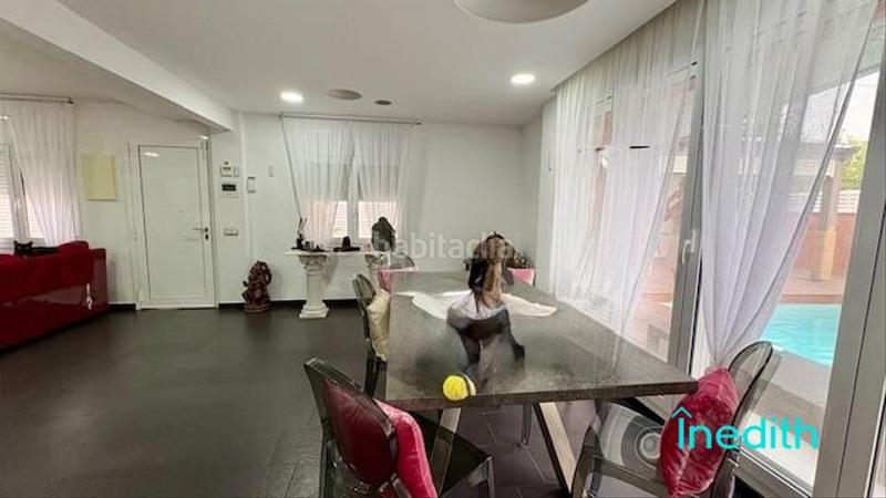 Foto e4ef420f-2189-4708-b294-e41f65e60a86. Chalet casa o chalet independiente en zona residencial con piscina, como nueva! en Cunit