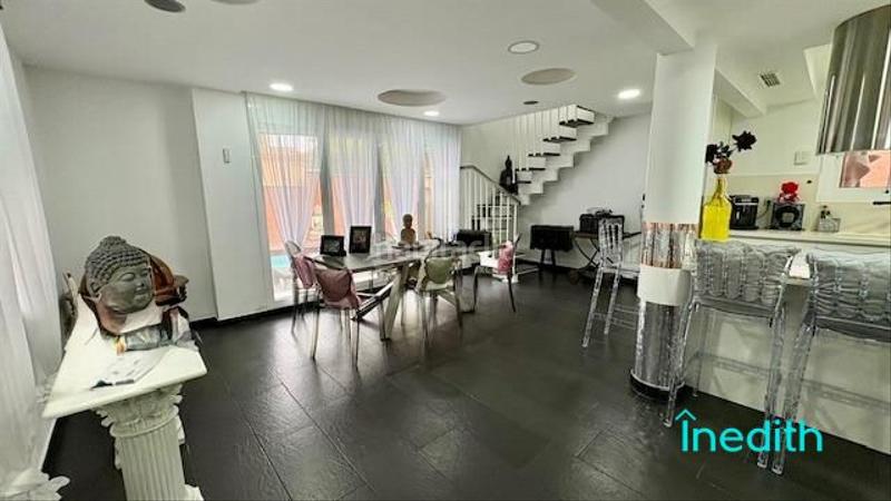 Foto f419678d-5c95-4d1d-8be1-0c6665627f45. Chalet casa o chalet independiente en zona residencial con piscina, como nueva! en Cunit