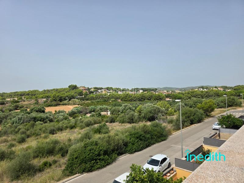 Foto 0942267d-6ed8-49b7-9ed6-be282f260d00. Casa adossada amb calefacció aparcament a Santa Maria-l´Eixample-Sud Sumella Cubelles