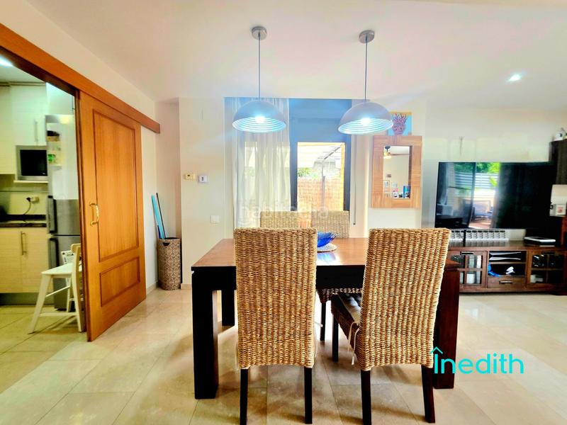 Foto 0b127126-6768-4bf4-b842-83f7c673fe74. Casa adossada amb calefacció aparcament a Santa Maria-l´Eixample-Sud Sumella Cubelles