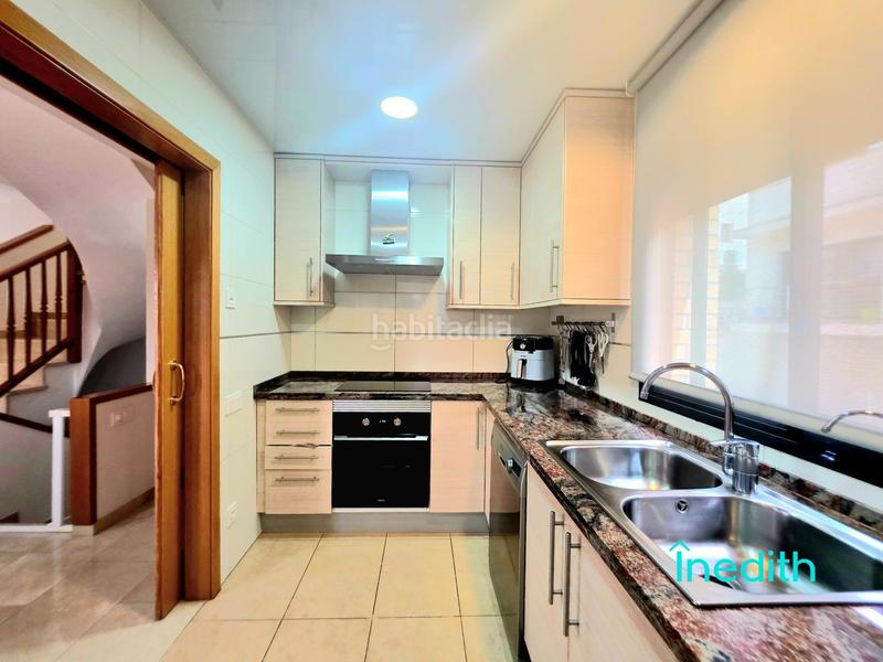 Foto 137878bf-df98-464a-9793-87d7da63fce8. Casa adossada amb calefacció aparcament a Santa Maria-l´Eixample-Sud Sumella Cubelles