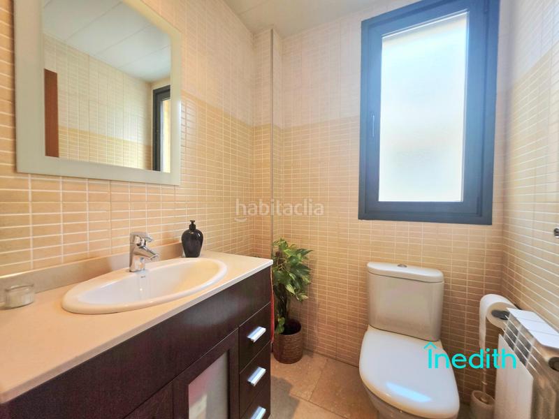 Foto 4acfb17b-36b7-4e3c-9b5e-bba46fbe35bd. Casa adossada amb calefacció aparcament a Santa Maria-l´Eixample-Sud Sumella Cubelles