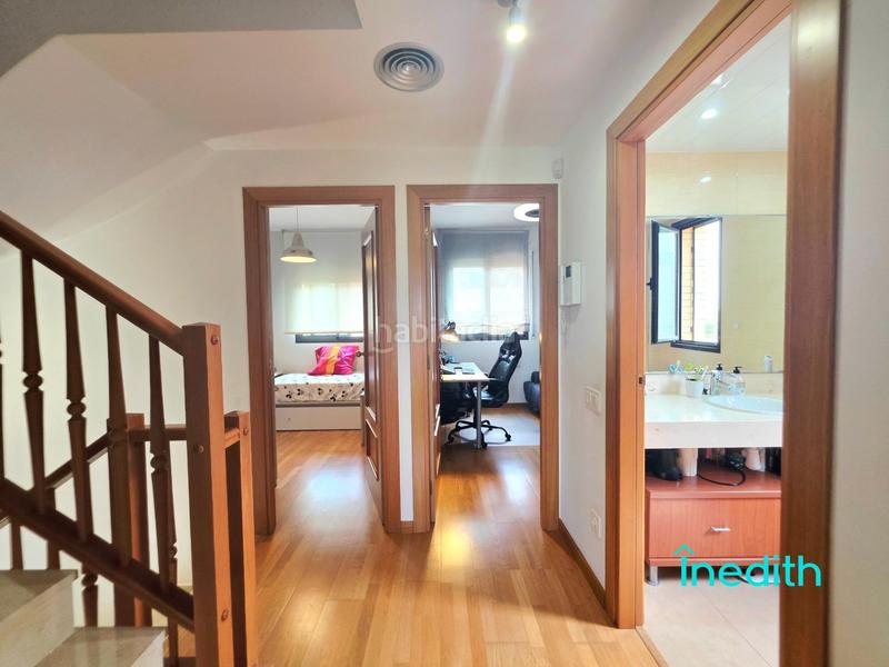 Foto a98d0803-4ad3-48ba-9fe1-6f4f6896a1bb. Casa adossada amb calefacció aparcament a Santa Maria-l´Eixample-Sud Sumella Cubelles