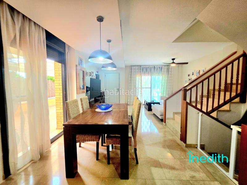 Foto bd83850c-73fc-4ee7-9afc-6f19a5342ae4. Casa adossada amb calefacció aparcament a Santa Maria-l´Eixample-Sud Sumella Cubelles