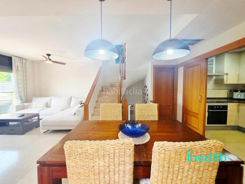 Foto c0ccf018-c023-43ed-bad7-379e524fea45. Casa adossada amb calefacció aparcament a Santa Maria-l´Eixample-Sud Sumella Cubelles