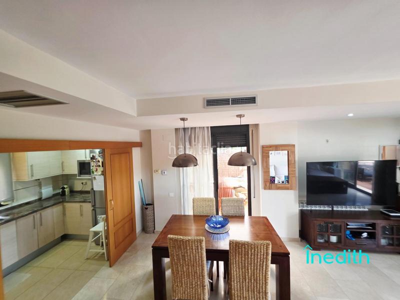 Foto ec311157-54ed-4aaa-9294-a64ddf81b23a. Casa adossada amb calefacció aparcament a Santa Maria-l´Eixample-Sud Sumella Cubelles