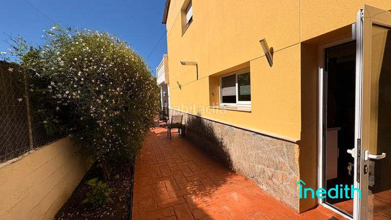 Foto 19953439-db66-4136-a1bd-3593879e5a7e. Xalet amb calefacció aparcament piscina a costa Cunit - els jardins - els rosers Cunit