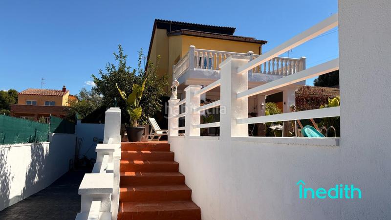 Foto 9029b9b8-5021-4e1d-9062-2f926c55972e. Xalet amb calefacció aparcament piscina a costa Cunit - els jardins - els rosers Cunit