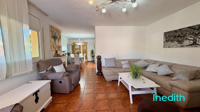 Foto b2a77770-540e-4f8d-ae5d-a3851d2736a7. Xalet amb calefacció aparcament piscina a costa Cunit - els jardins - els rosers Cunit