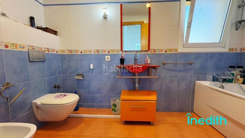 Foto bd8af464-86e8-4459-8704-ae6f706b7c8c. Xalet amb calefacció aparcament piscina a costa Cunit - els jardins - els rosers Cunit