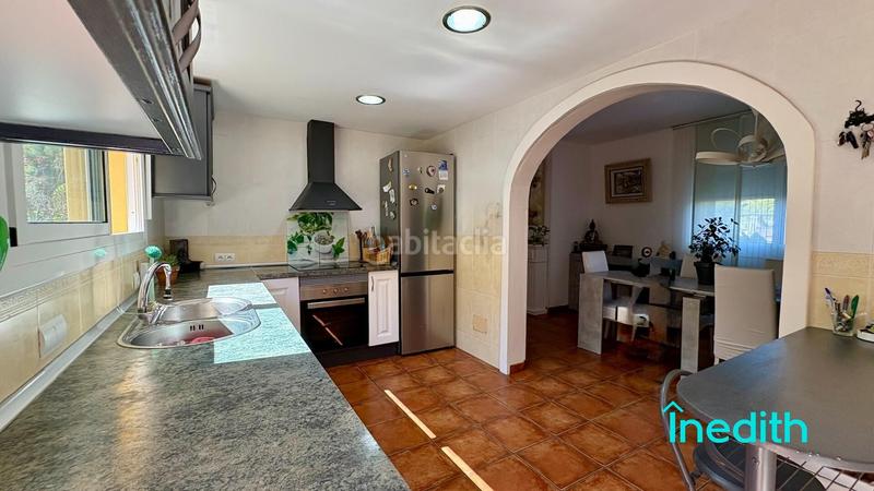 Foto cb6ec43e-089b-4ed0-b628-7fcca8f586fc. Xalet amb calefacció aparcament piscina a costa Cunit - els jardins - els rosers Cunit