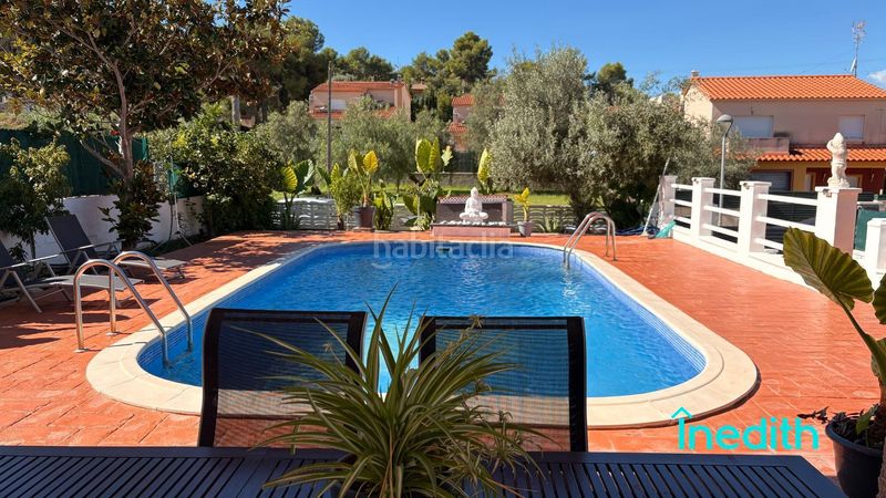 Foto d7531345-9b0a-4119-bed9-0f74a6d8c108. Xalet amb calefacció aparcament piscina a costa Cunit - els jardins - els rosers Cunit