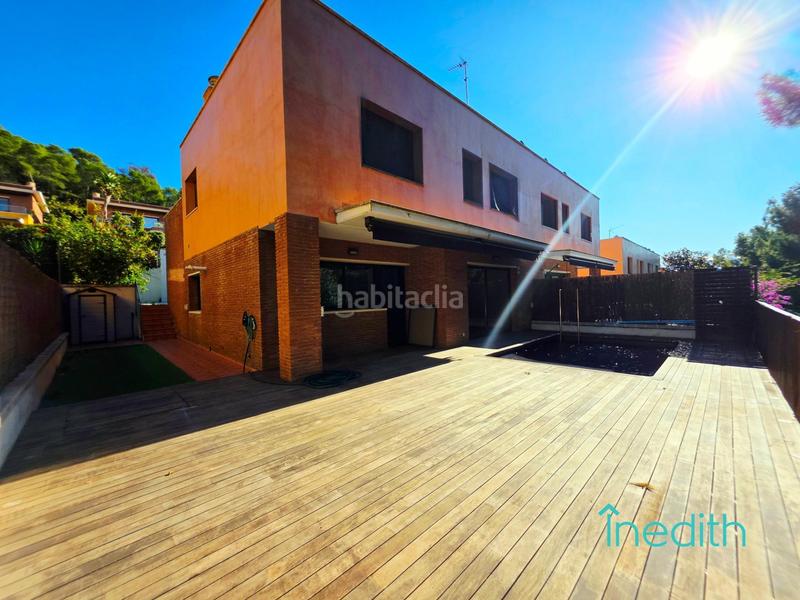 Foto d42d977a-0d2e-46b9-9223-9c837188efe4. Casa amb calefacció aparcament piscina a El Poal Castelldefels