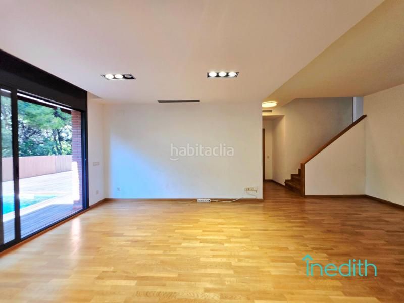 Foto fc862484-3aab-4ad4-907d-54e8977e8b71. Casa amb calefacció aparcament piscina a El Poal Castelldefels