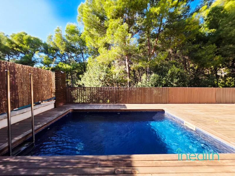 Foto 379f7495-1713-4679-b897-185969c13604. House with heating parking pool in les botigues de Sitges Sitges
