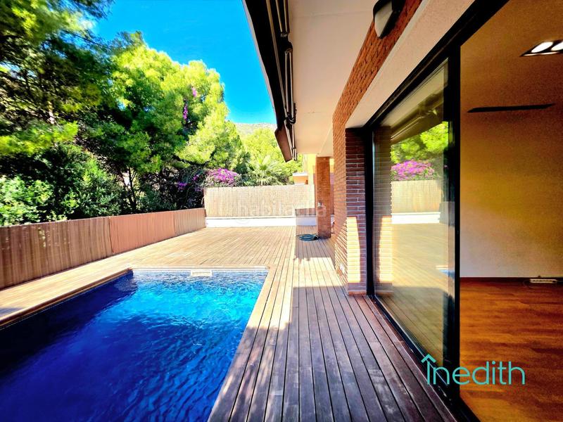 Foto 438f6eae-cc38-49a1-b15d-a68c4fb16447. House with heating parking pool in les botigues de Sitges Sitges