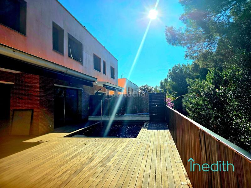 Foto d7433f7b-f9d7-4cd8-a1f9-3770fdf10770. Maison avec chauffage parking piscine dans les botigues de Sitges Sitges