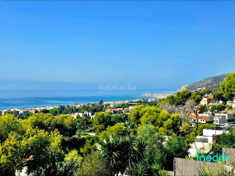 Foto 77d812f9-eac7-45c9-8cec-2b7915d96ff8. Casa amb calefacció aparcament piscina a Bellamar Castelldefels