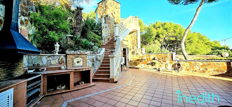 Foto ae3351dc-2d2b-4794-a12f-59131c7c3156. Casa amb calefacció aparcament piscina a Bellamar Castelldefels