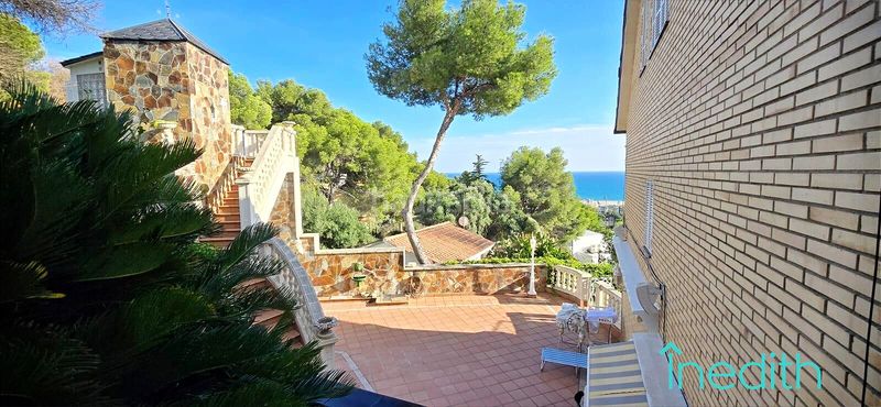 Foto d567870d-d20f-4ff1-8396-4e967811c858. Casa amb calefacció aparcament piscina a Bellamar Castelldefels