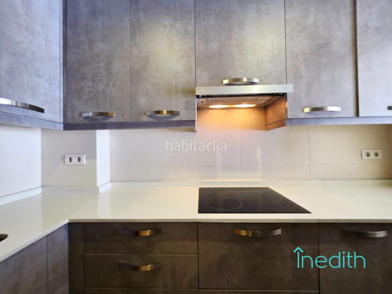 Foto ab3bba89-9d39-4cf6-9bb8-2ef9dc254064. Pis a Centre Sitges