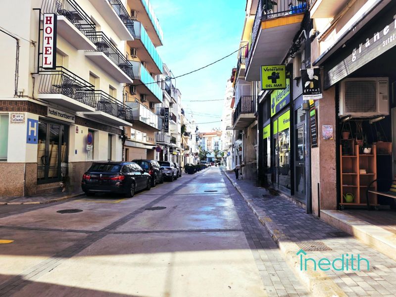 Foto c1eef374-ce33-4b92-b515-bc3382795700. Pis a Centre Sitges